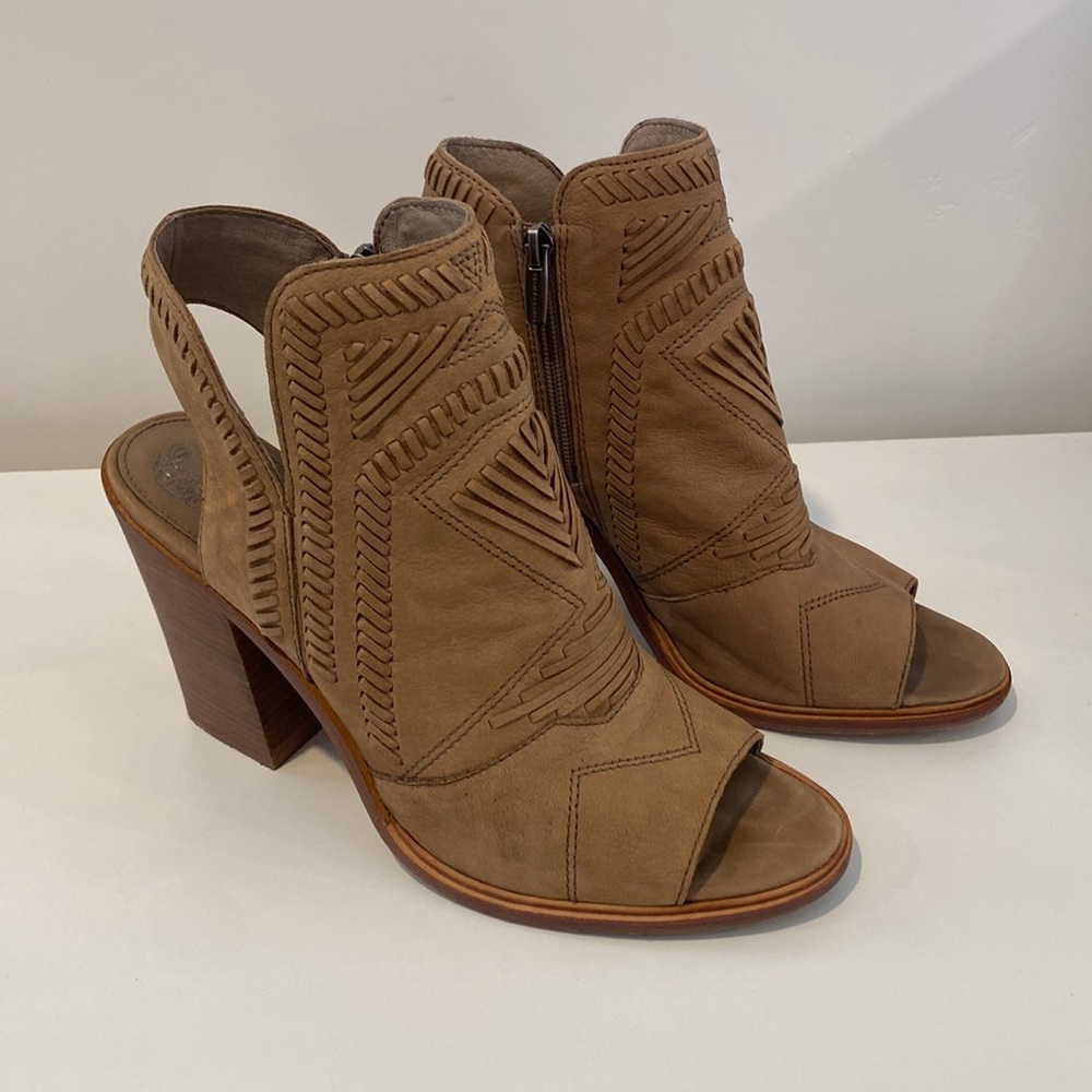 Vince Camuto side zip heel size 11